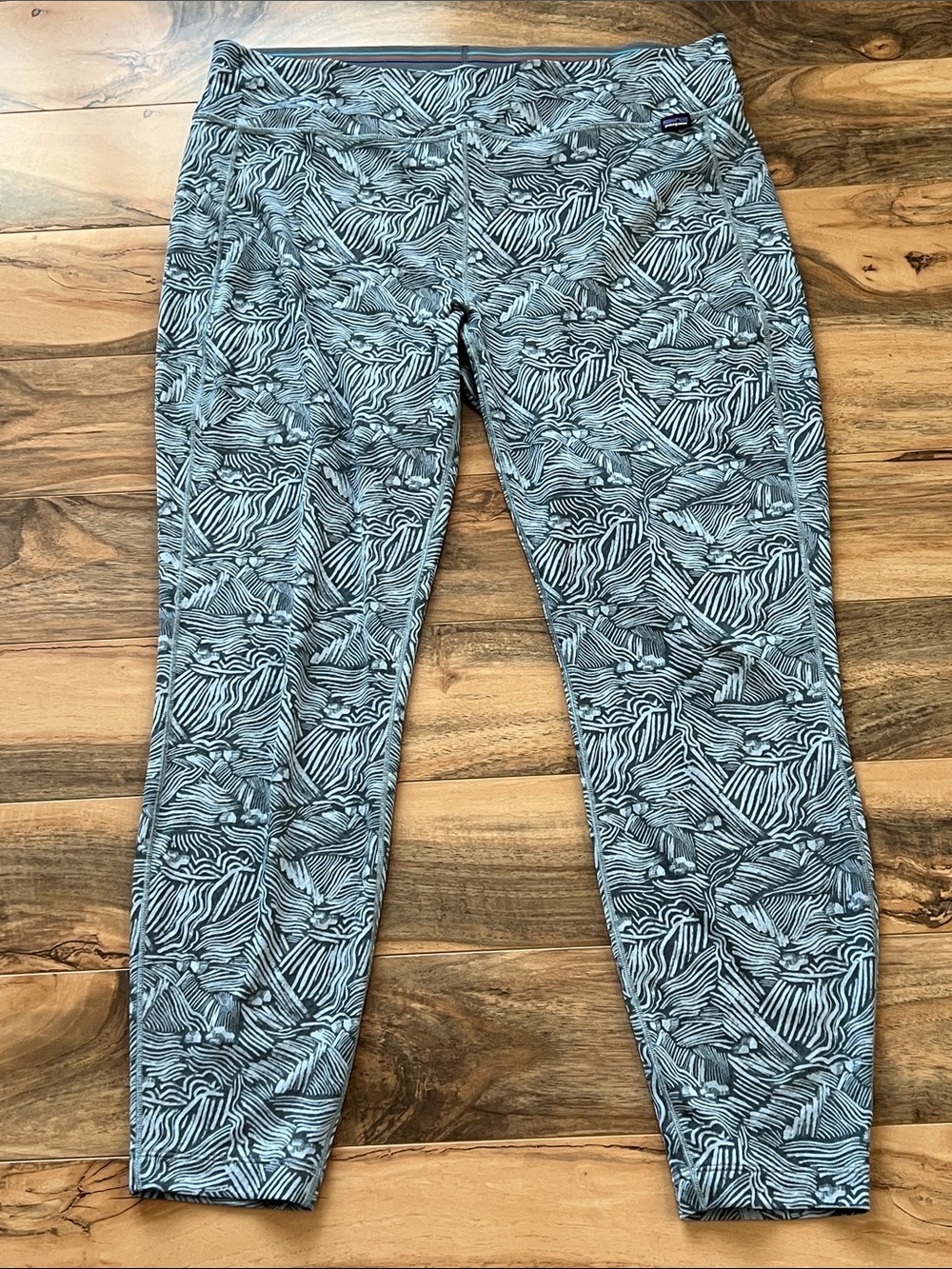 Patagonia Capilene Midweight Women’s XL Thermal Leggings Baselayer Gray Print